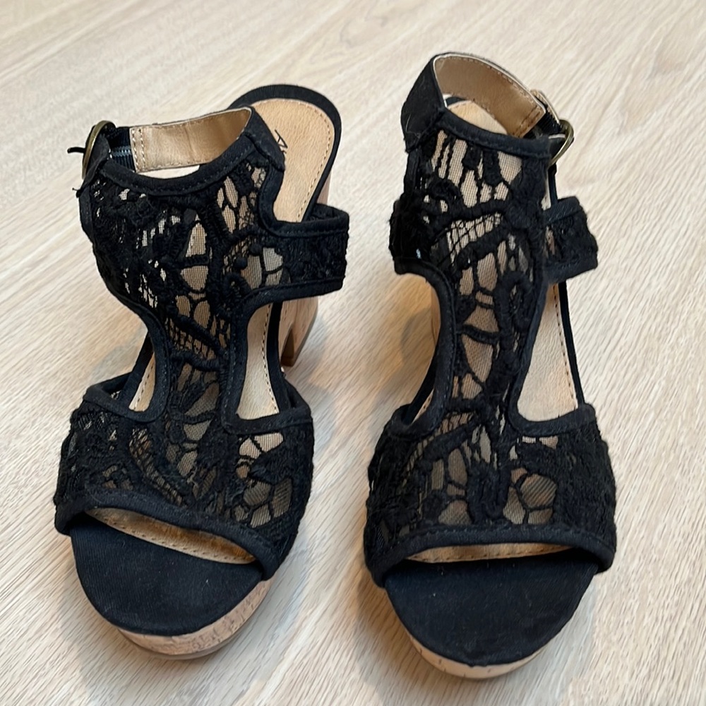 Like new! American Eagle Sandal